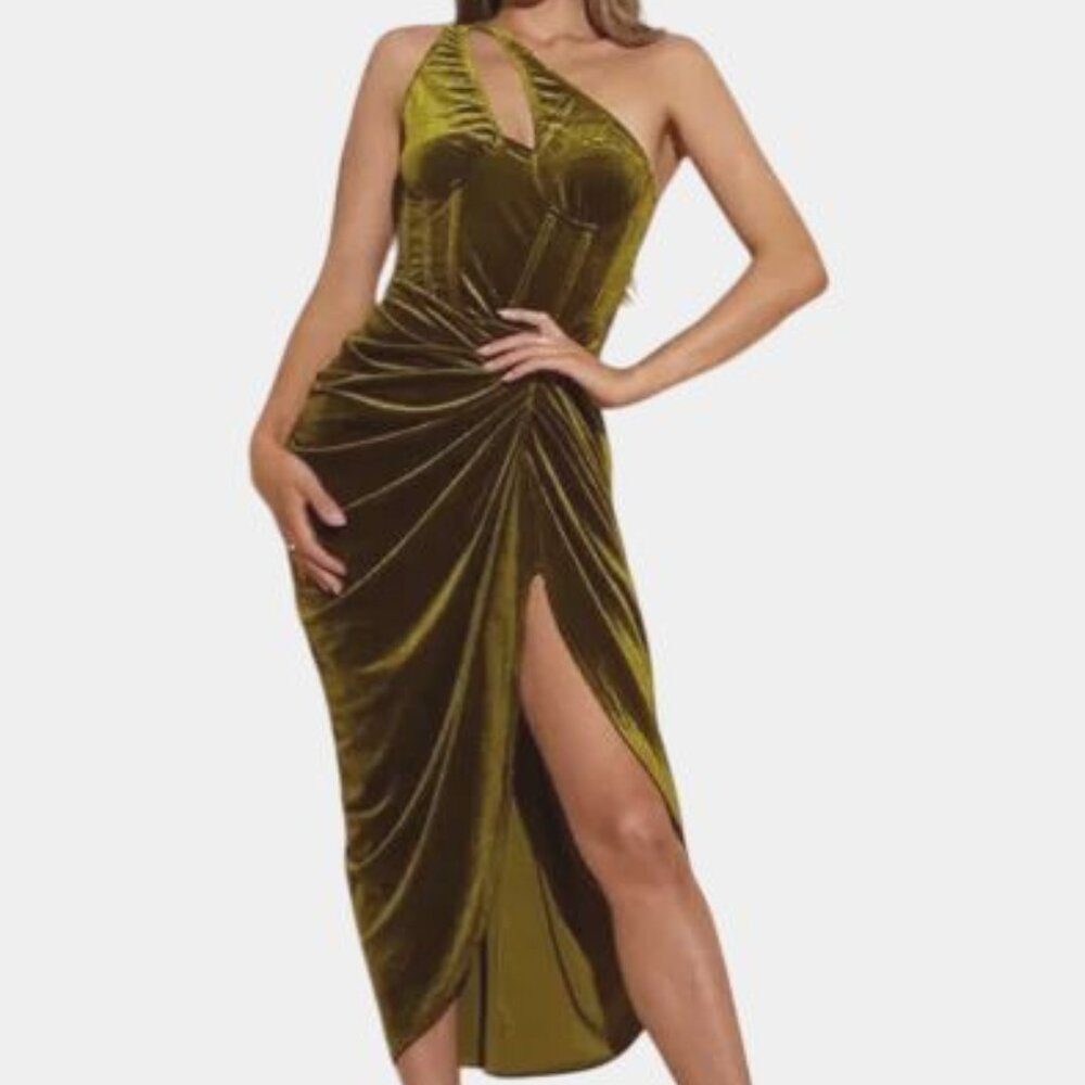 Pretty Little Thing Velvet One Shoulder Corset & Ruched Skirt Midi Dress